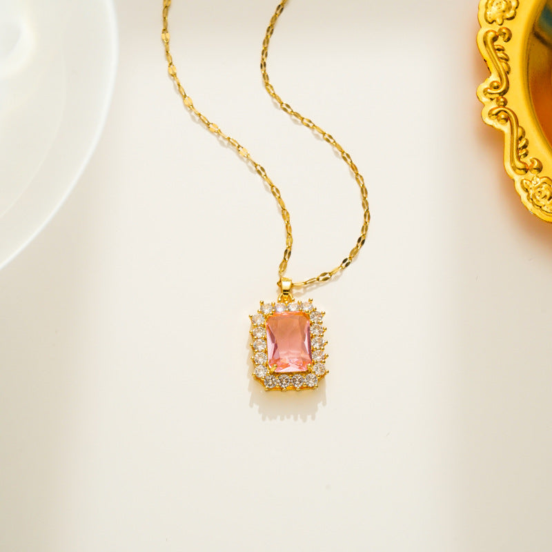 Immerse Yourself in Regal Elegance with the Vintage Court Necklace