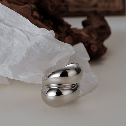 The Enduring Allure: A Geometric Silver Ring